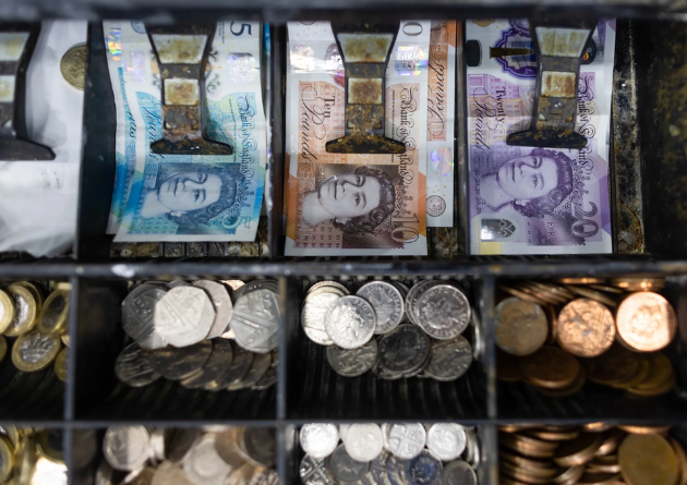 Pound Sterling Slips against US Dollar as Markets Await Inflation Data